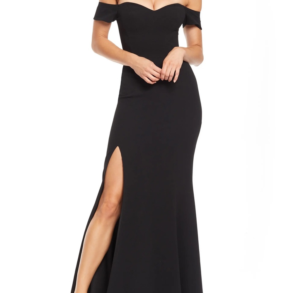Logan Off the Shoulder Evening Dress
DRESS THE POPULATION